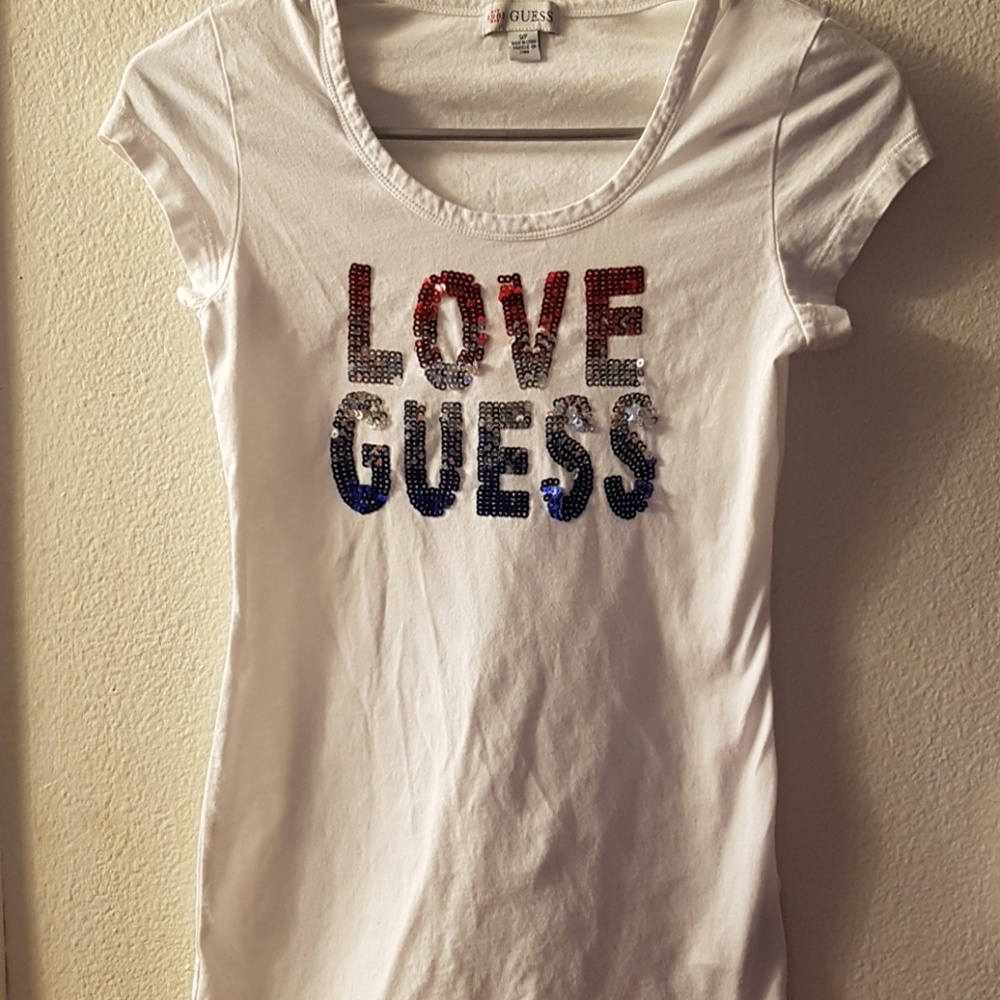 NWOT GUESS TEE